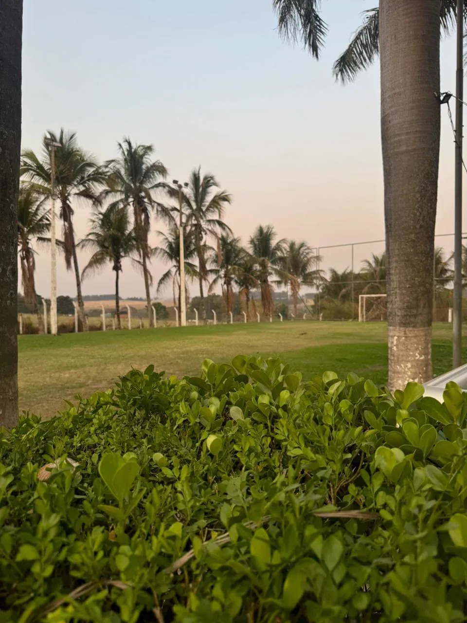 Campo e área de atividades ao ar livre